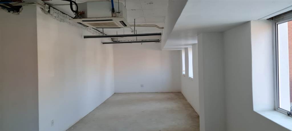 223  m² Office Space in Rosebank photo number 9
