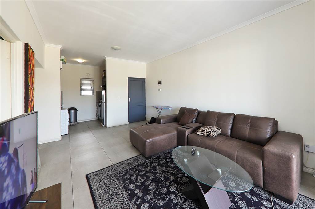 3 Bed Apartment in Parklands photo number 2