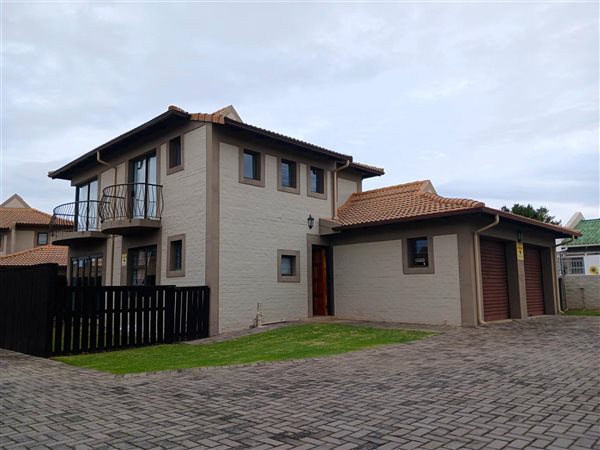 4 Bedroom Townhouse 4 Bedroom Townhouse