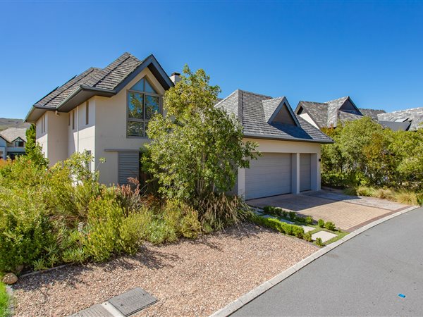 4 Bedroom House 4 Bedroom House