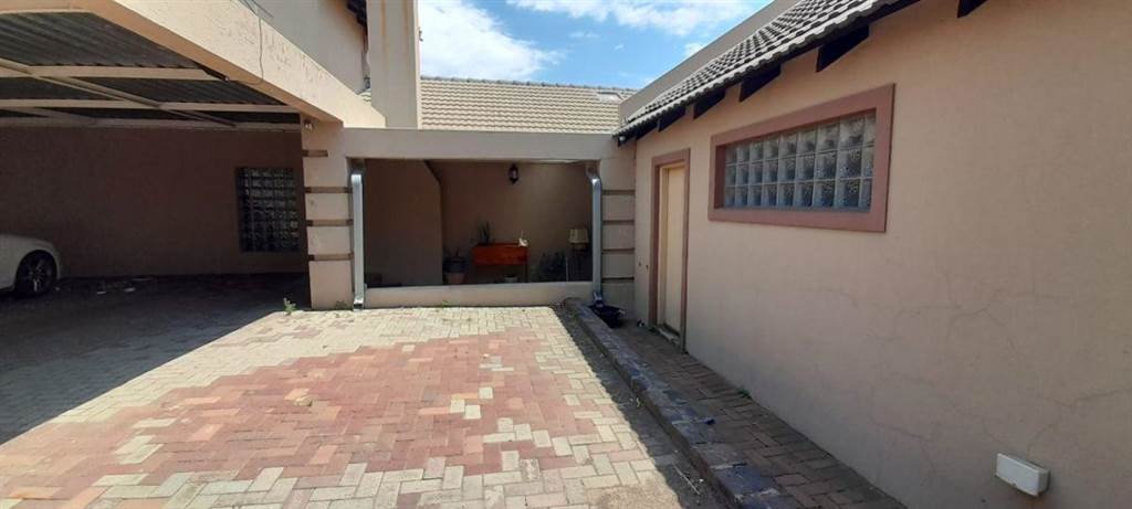 House in Secunda photo number 6