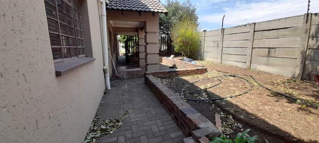 House in Secunda photo number 3