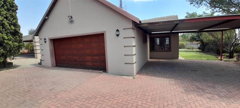House in Secunda photo number 2
