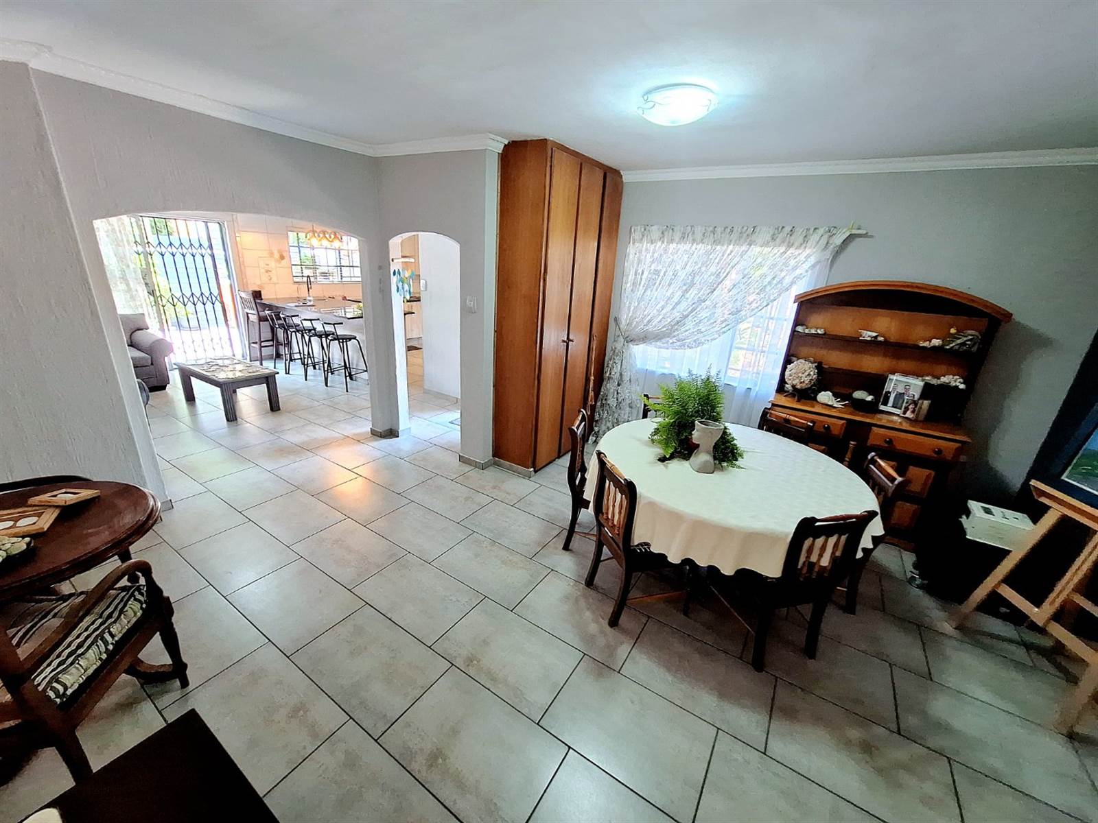 4 Bed House in Florauna photo number 14