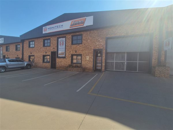630 m² Industrial space 630 m² Industrial space