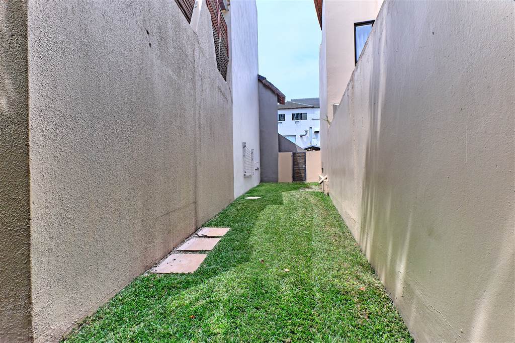 2 Bed Apartment in Witkoppen photo number 18