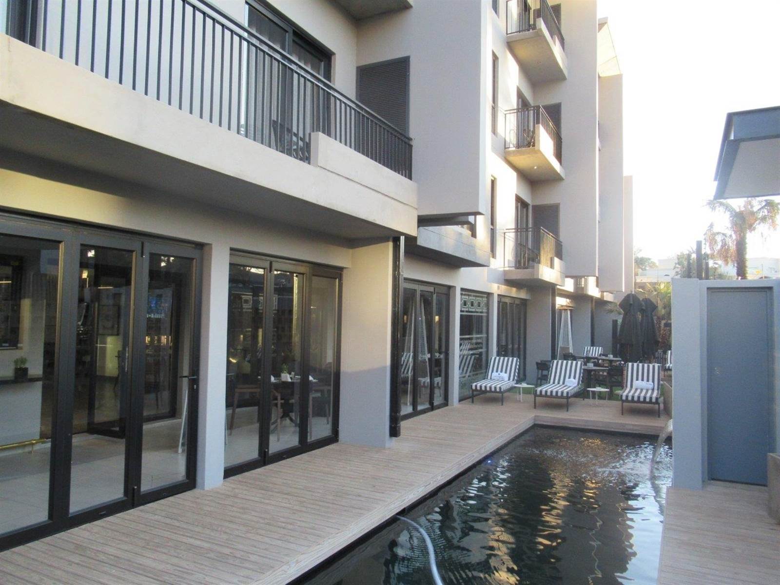 1 Bed Apartment in Melrose Arch photo number 13