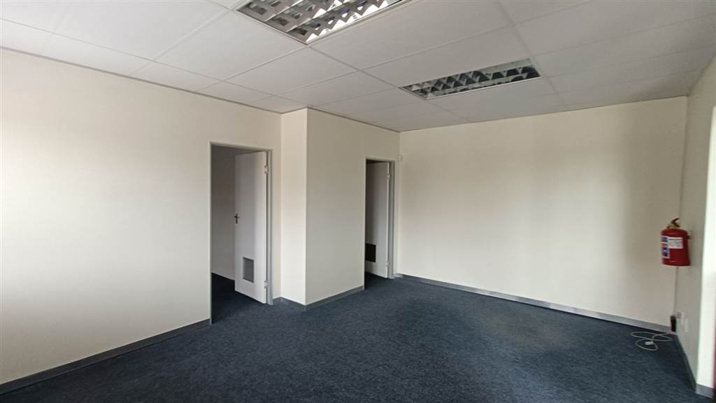 45  m² Commercial space in Hazeldean (Silverlakes Surroundings) photo number 4