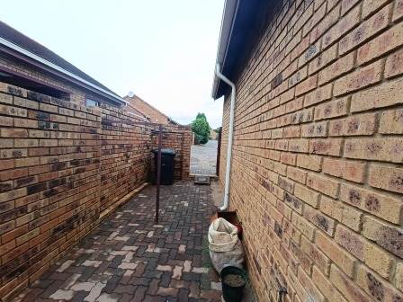 3 Bed Townhouse in Amberfield photo number 27
