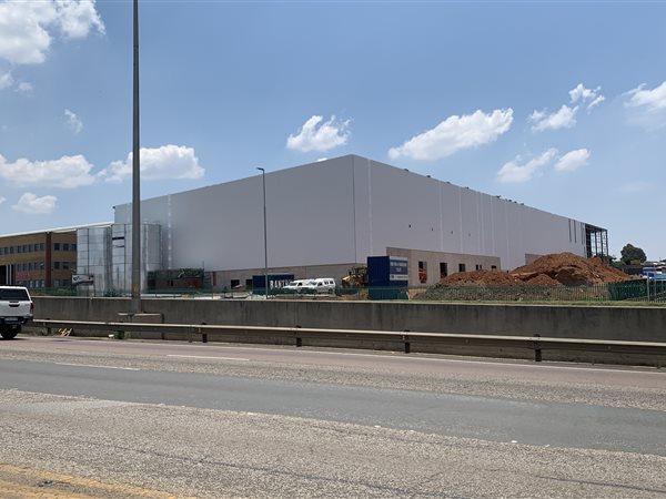 8 256  m² Industrial space