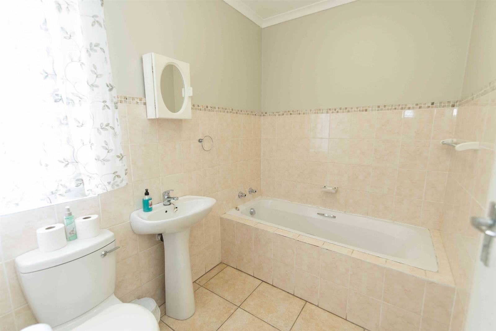 22 Bed Apartment in Jeffreys Bay photo number 27