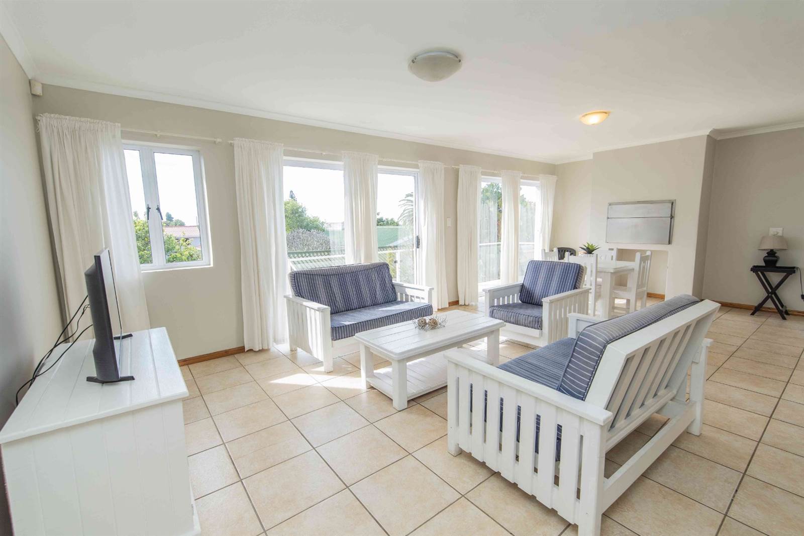 22 Bed Apartment in Jeffreys Bay photo number 23