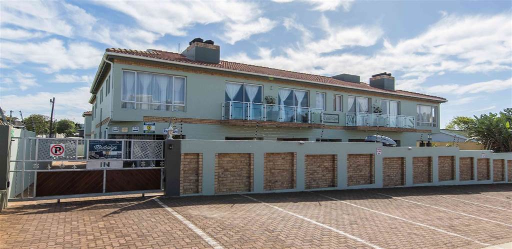 22 Bed Apartment in Jeffreys Bay photo number 1