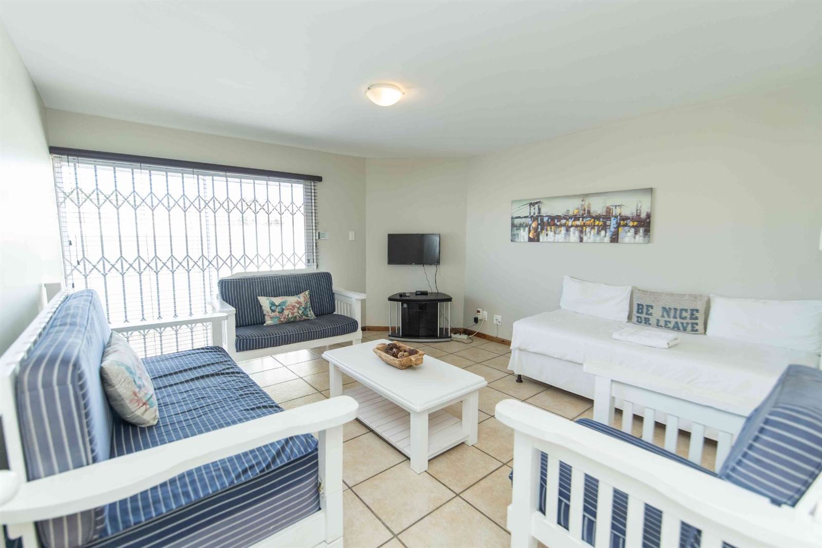 22 Bed Apartment in Jeffreys Bay photo number 10