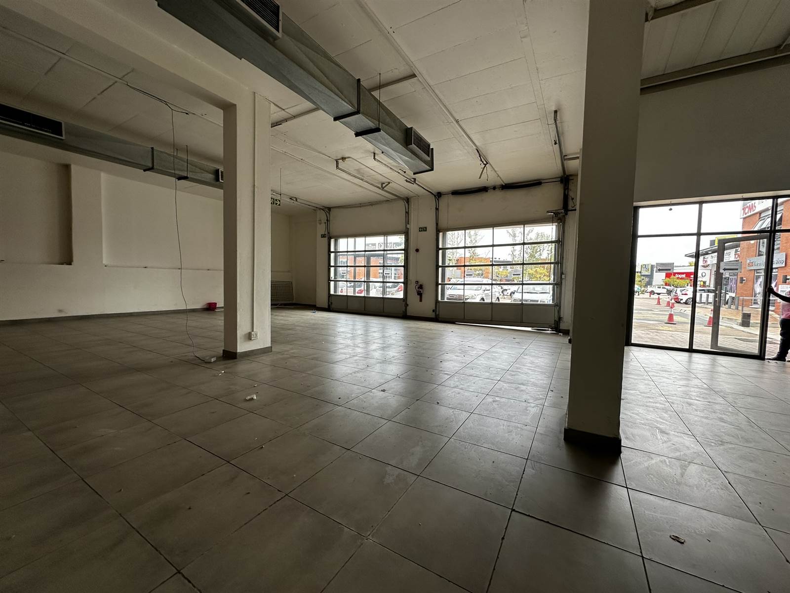 566  m² Commercial space in Rivonia photo number 2