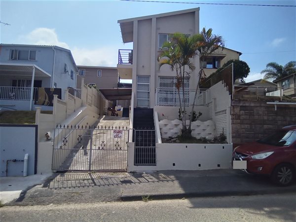 2.5 Bedroom House 2.5 Bedroom House