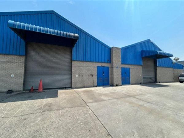 2 800  m² Industrial space