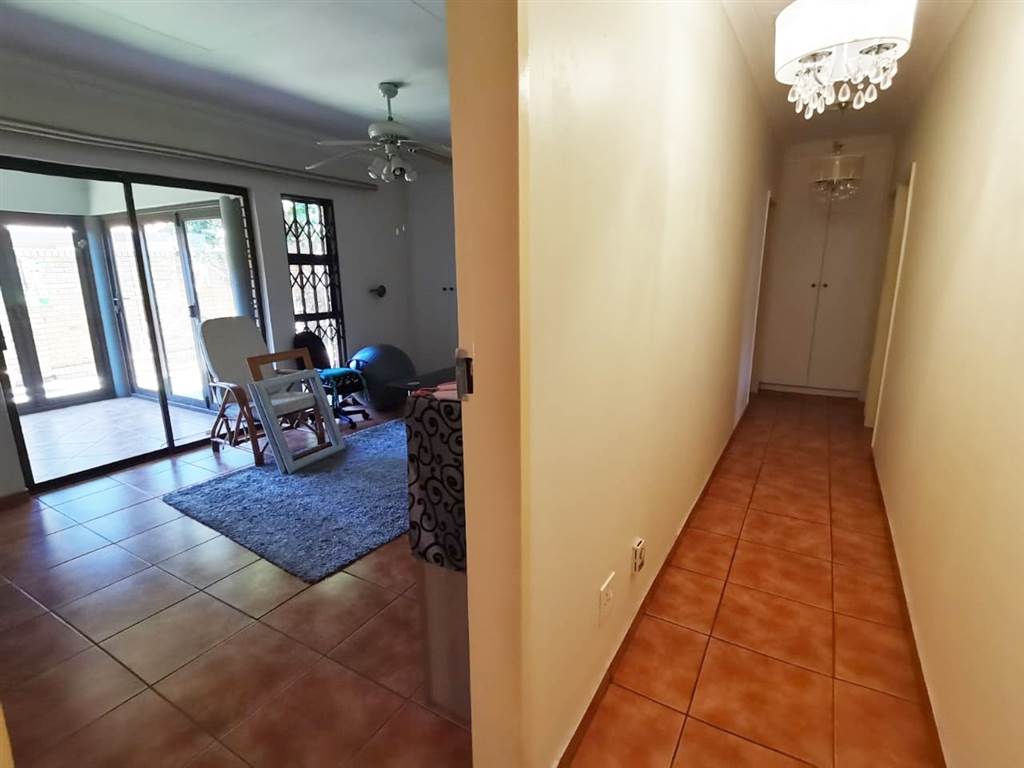 2 Bed Townhouse in Vaalpark photo number 12