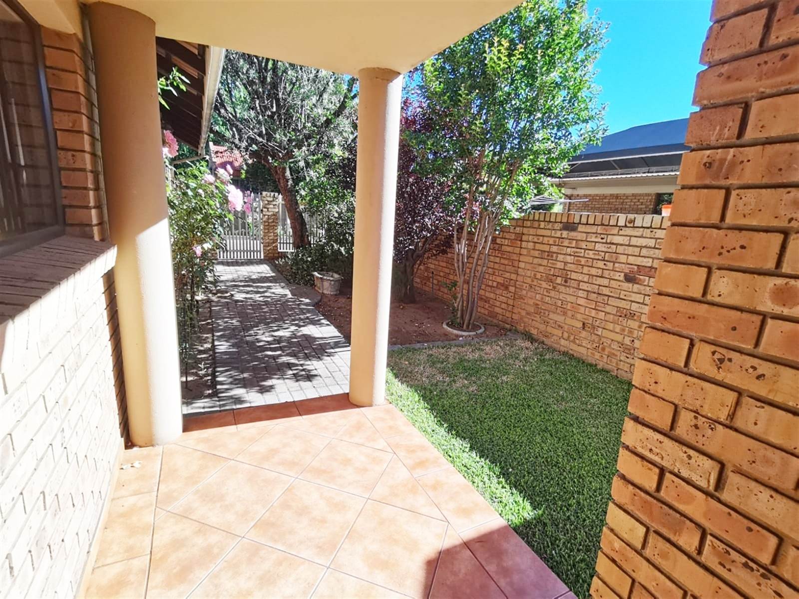 2 Bed Townhouse in Vaalpark photo number 24