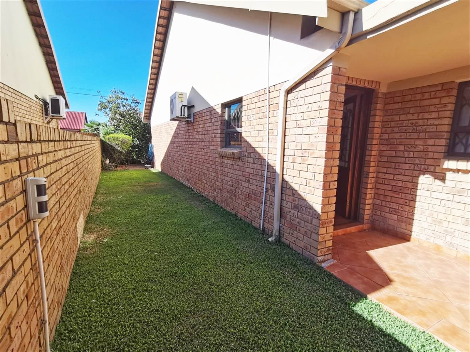 2 Bed Townhouse in Vaalpark photo number 26