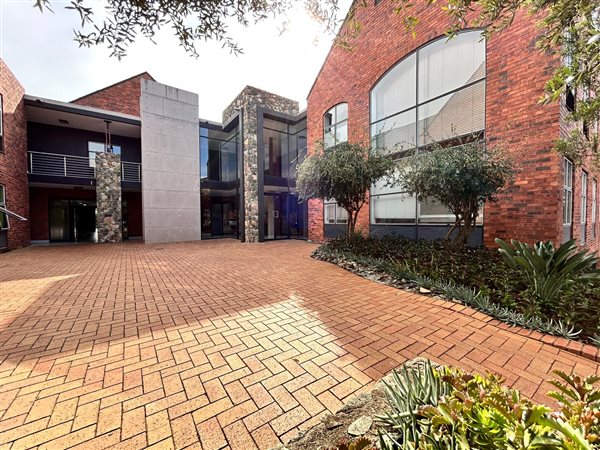 62  m² Commercial space in Cresta