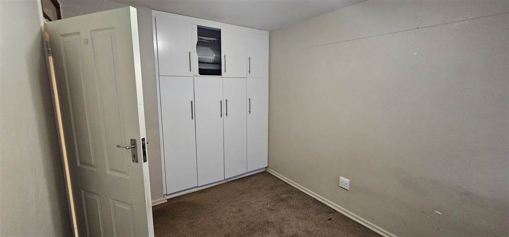 3 Bed Apartment in Bloemfontein photo number 16