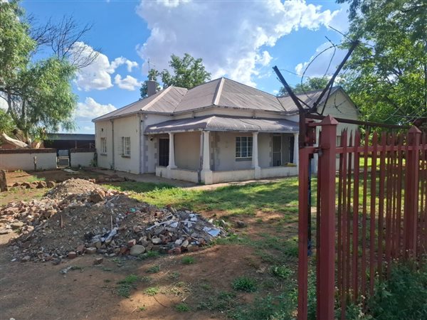 3 Bedroom House 3 Bedroom House