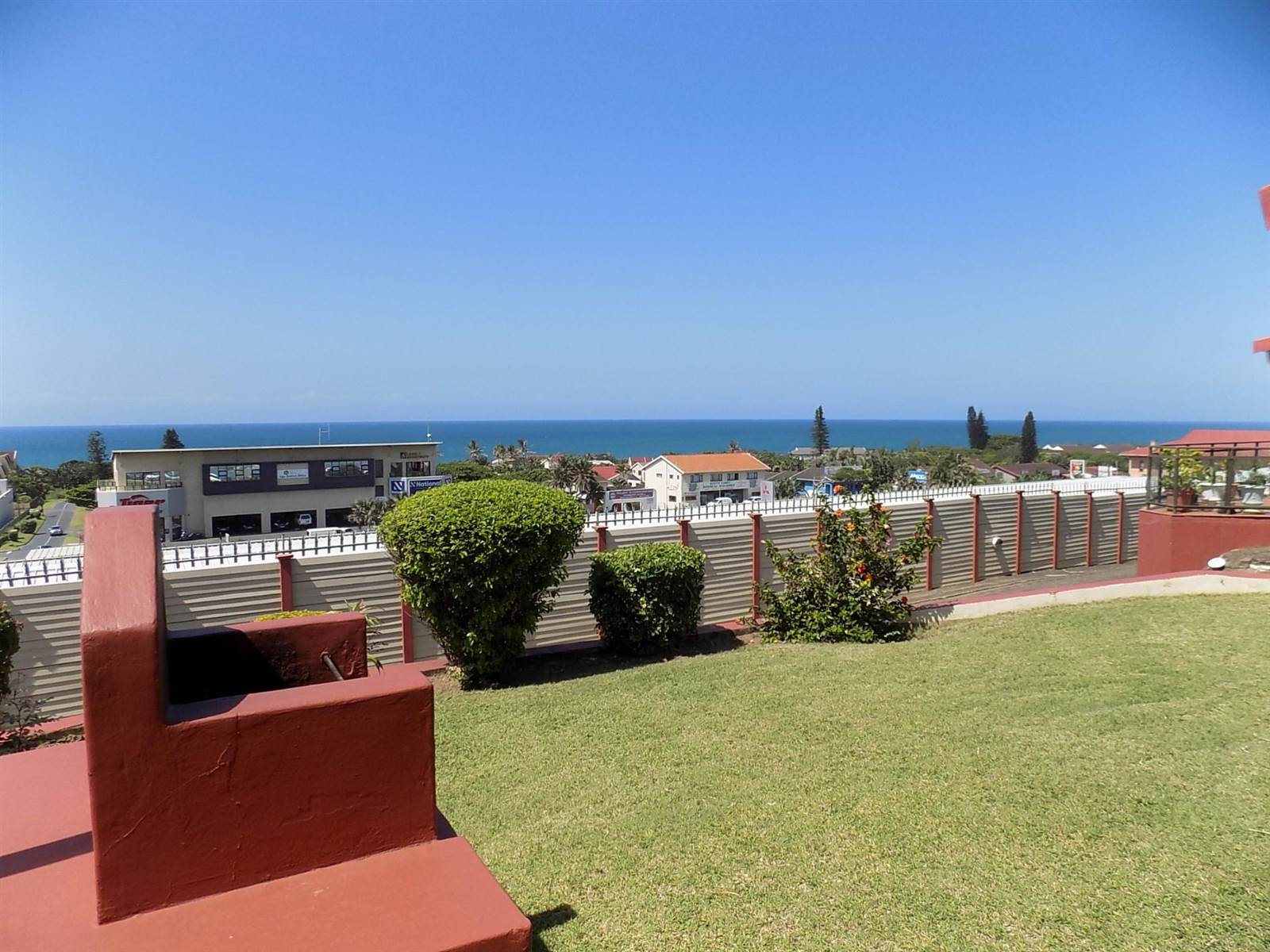 2 Bed Apartment in Shelly Beach photo number 2