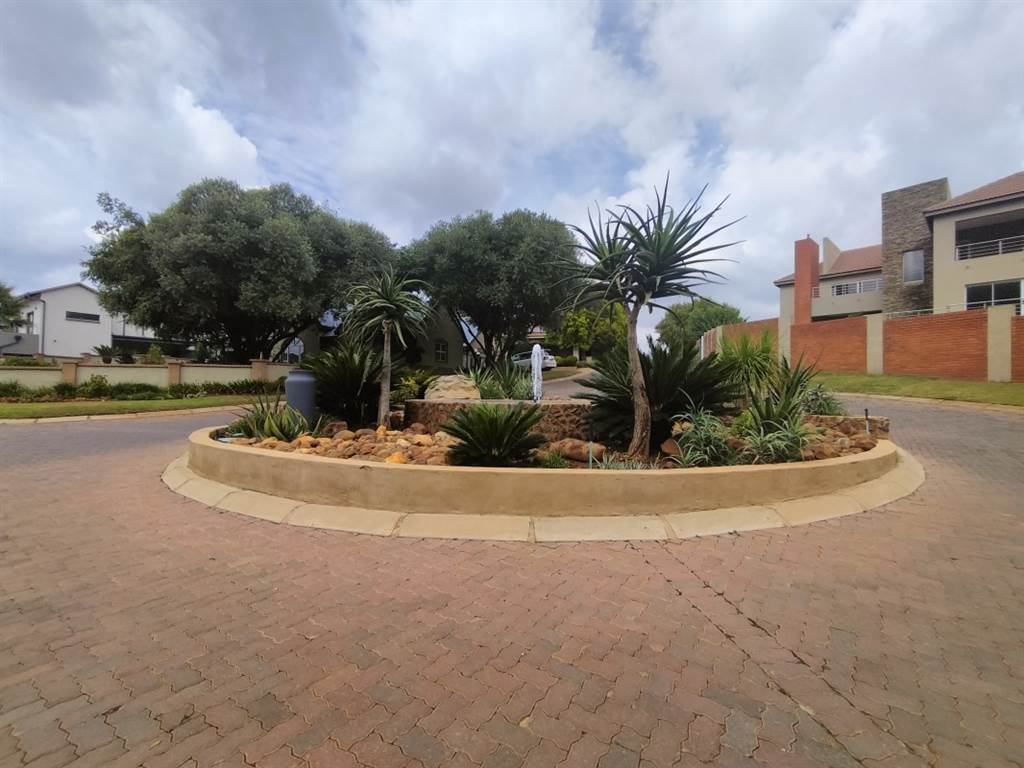 416 m² Land available in Magalies Golf Estate photo number 3