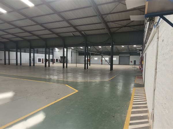 4 550  m² Industrial space