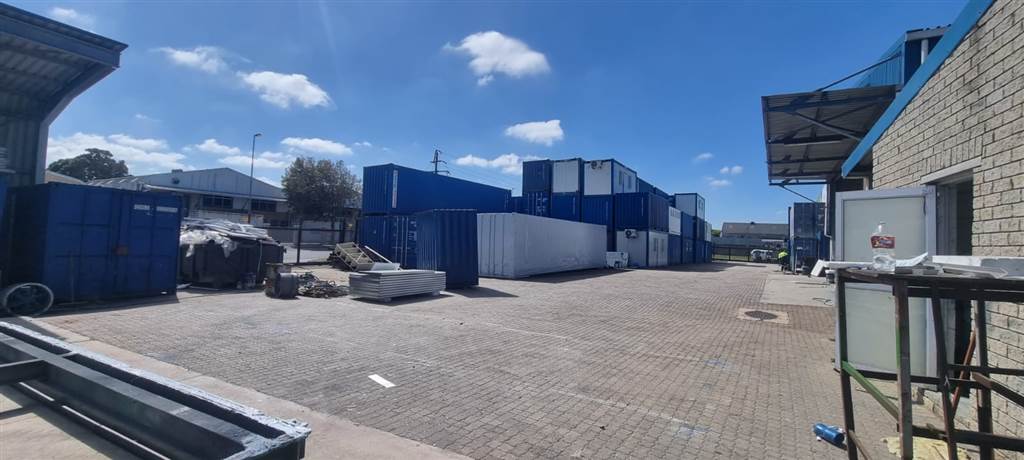 2930  m² Industrial space in Airport Industria photo number 16