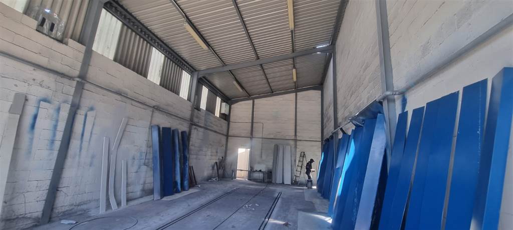 2930  m² Industrial space in Airport Industria photo number 30