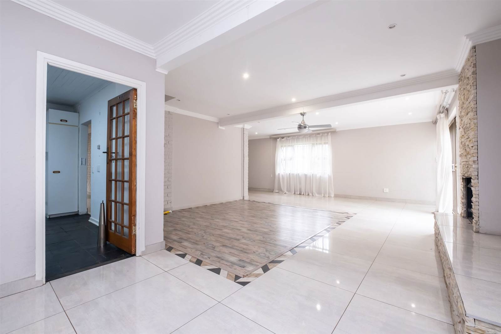 3 Bed House in Waterval Estate photo number 6