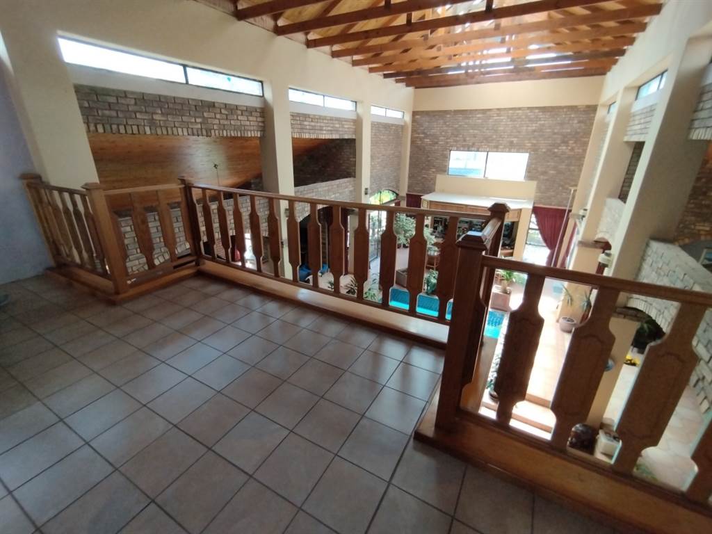 4 Bed House in Randjesfontein photo number 18