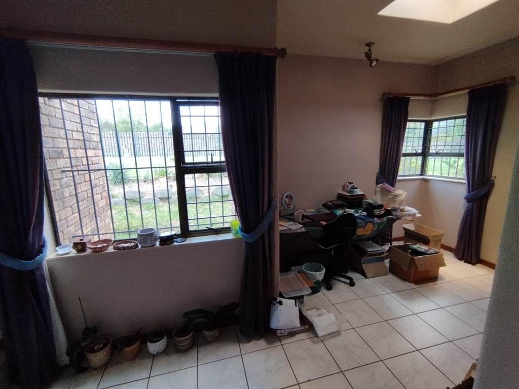 4 Bed House in Randjesfontein photo number 15