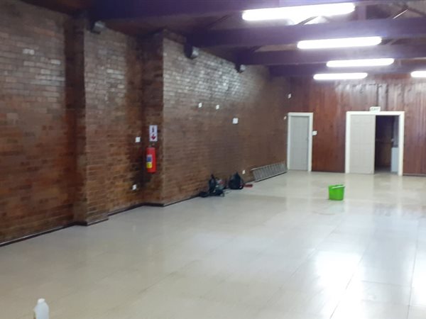 392  m² Commercial space