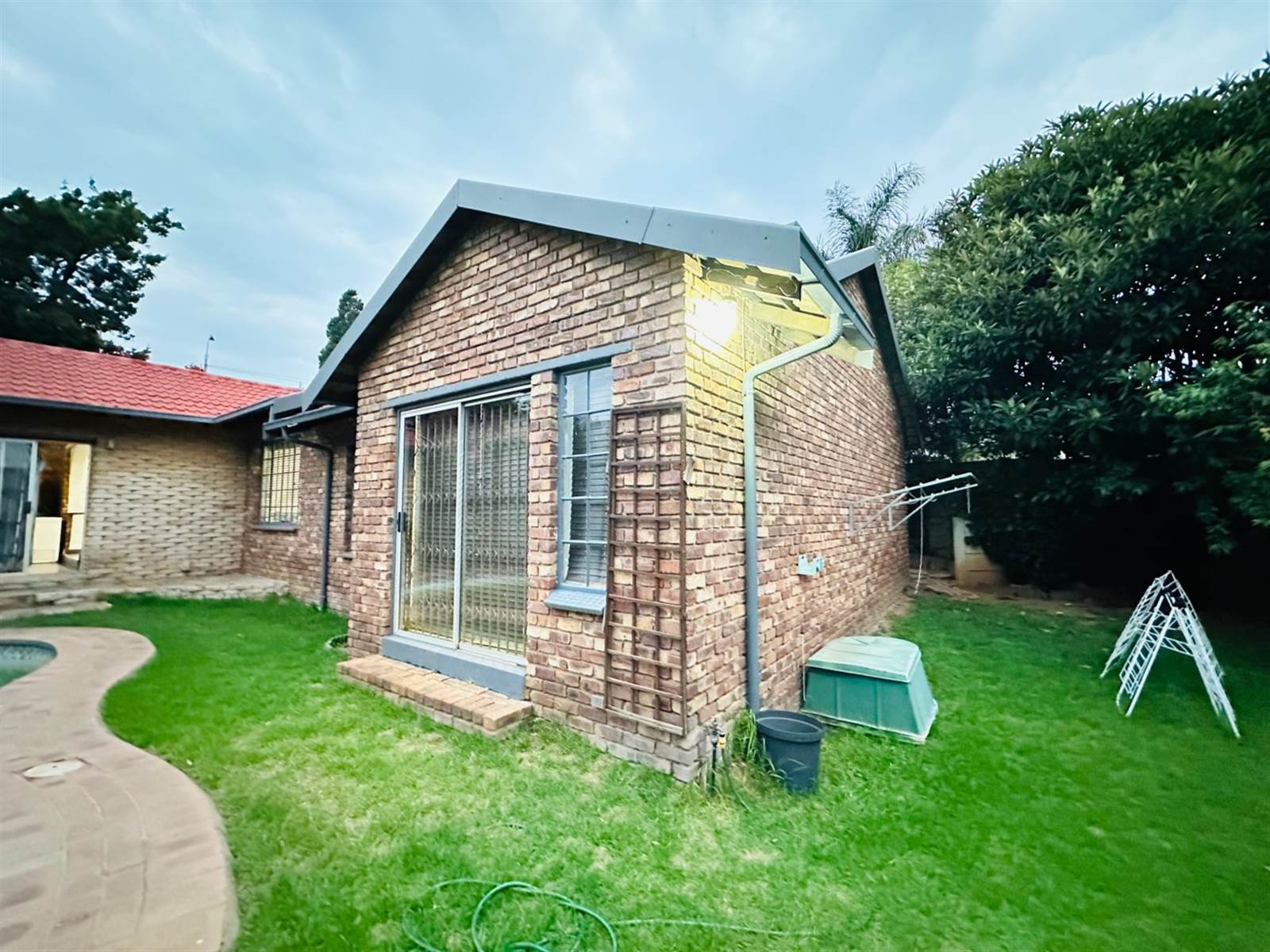 3 Bed House in Roodepoort Central photo number 8