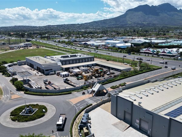 248  m² Commercial space in Somerset West Central
