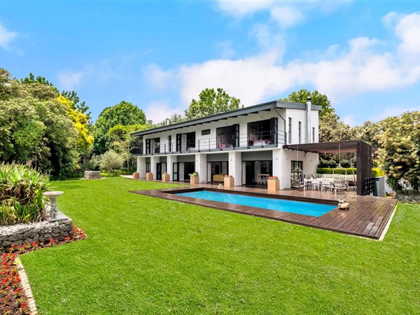 6 Bed House in Westcliff