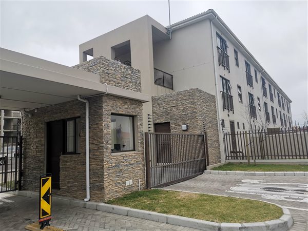 1 Bed Apartment in Grassy Park