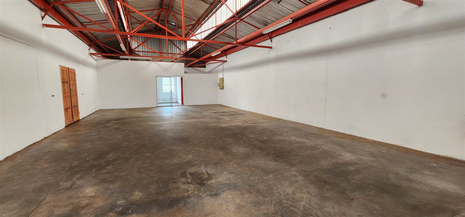 168  m² Commercial space in Laudium photo number 1