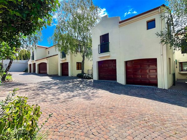 3 Bed Townhouse in Illovo