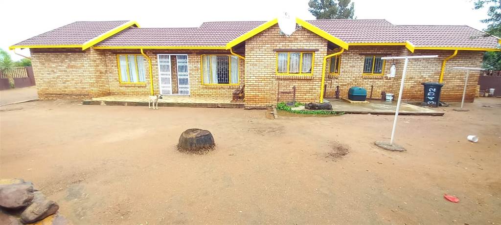 3 Bed House in Mafikeng photo number 5