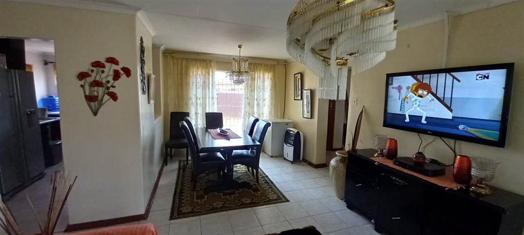 3 Bed House in Mafikeng photo number 14