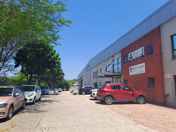 752  m² Industrial space