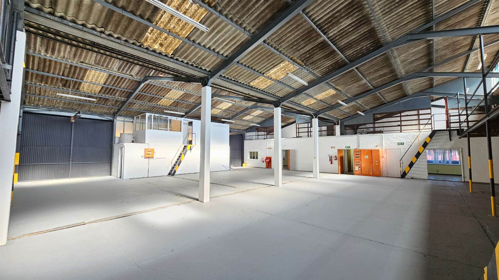 700  m² Industrial space in Epping photo number 1