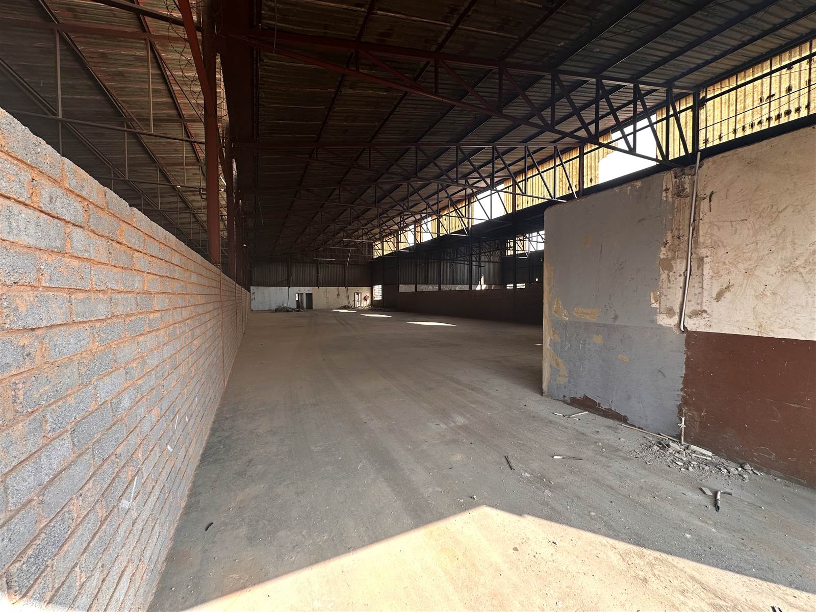 700  m² Industrial space in Wadeville photo number 2