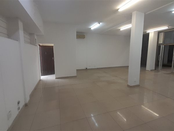 150  m² Commercial space