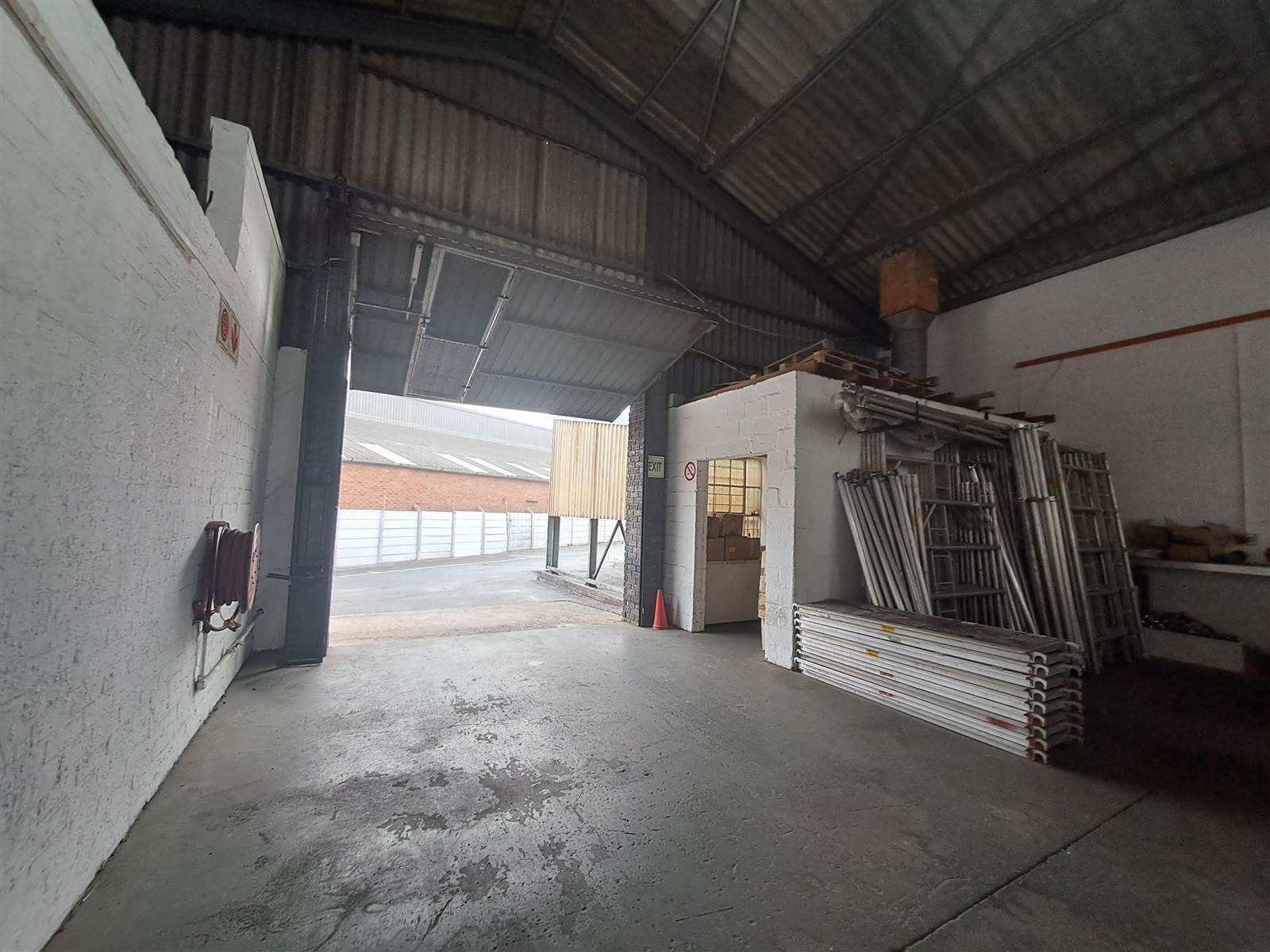 375  m² Industrial space in Parow photo number 6