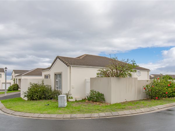 3 Bedroom Townhouse 3 Bedroom Townhouse